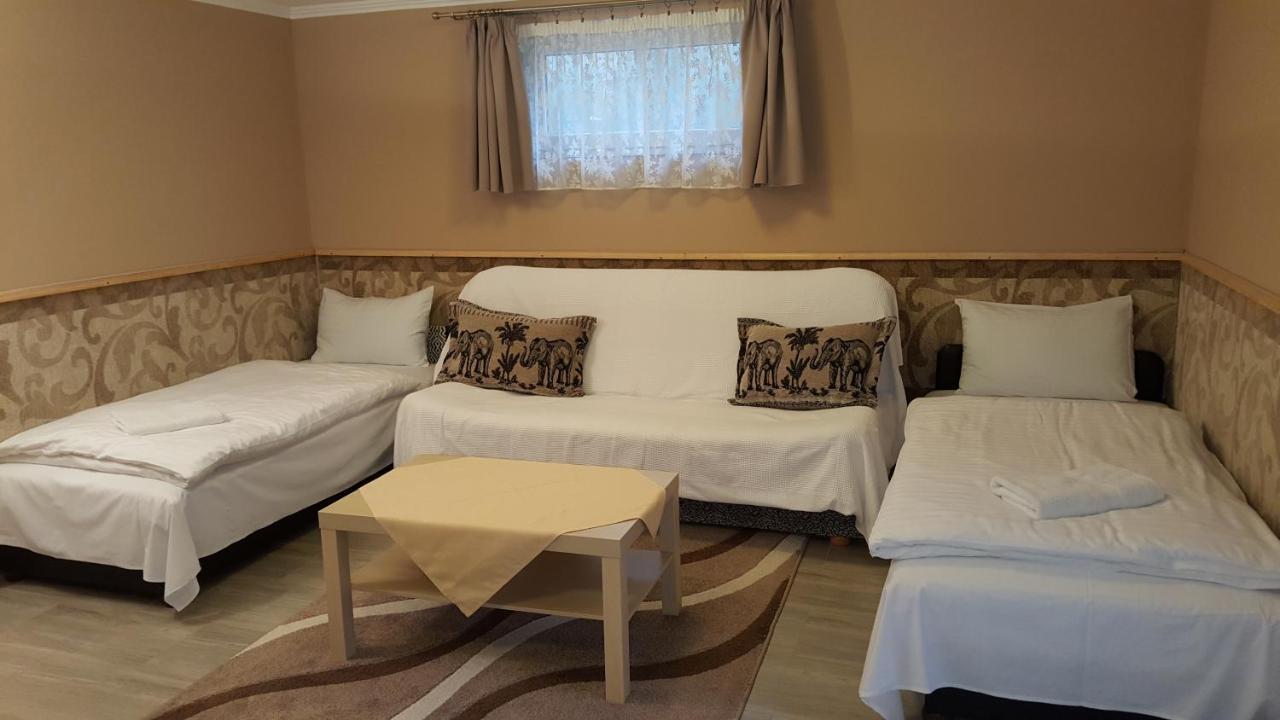 Kitti Panzio Apartment Mogyoród Екстериор снимка