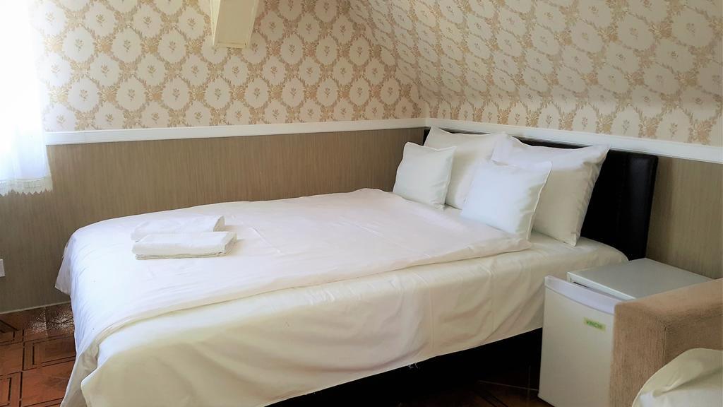 Kitti Panzio Apartment Mogyoród Екстериор снимка