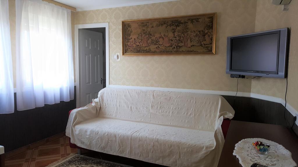 Kitti Panzio Apartment Mogyoród Екстериор снимка