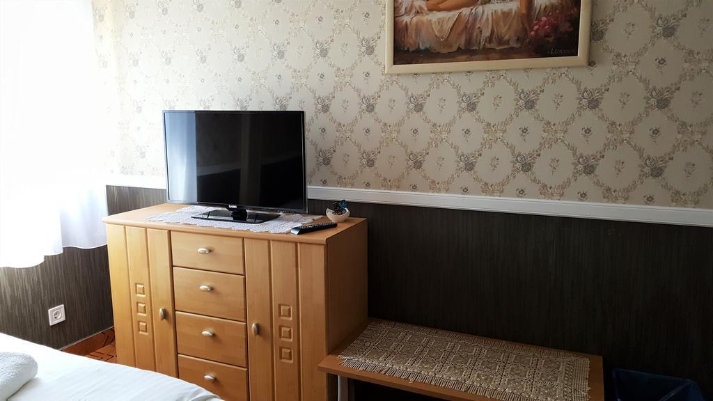 Kitti Panzio Apartment Mogyoród Екстериор снимка